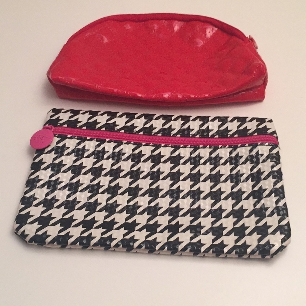 Set of 2 Ipsy makeup cases.